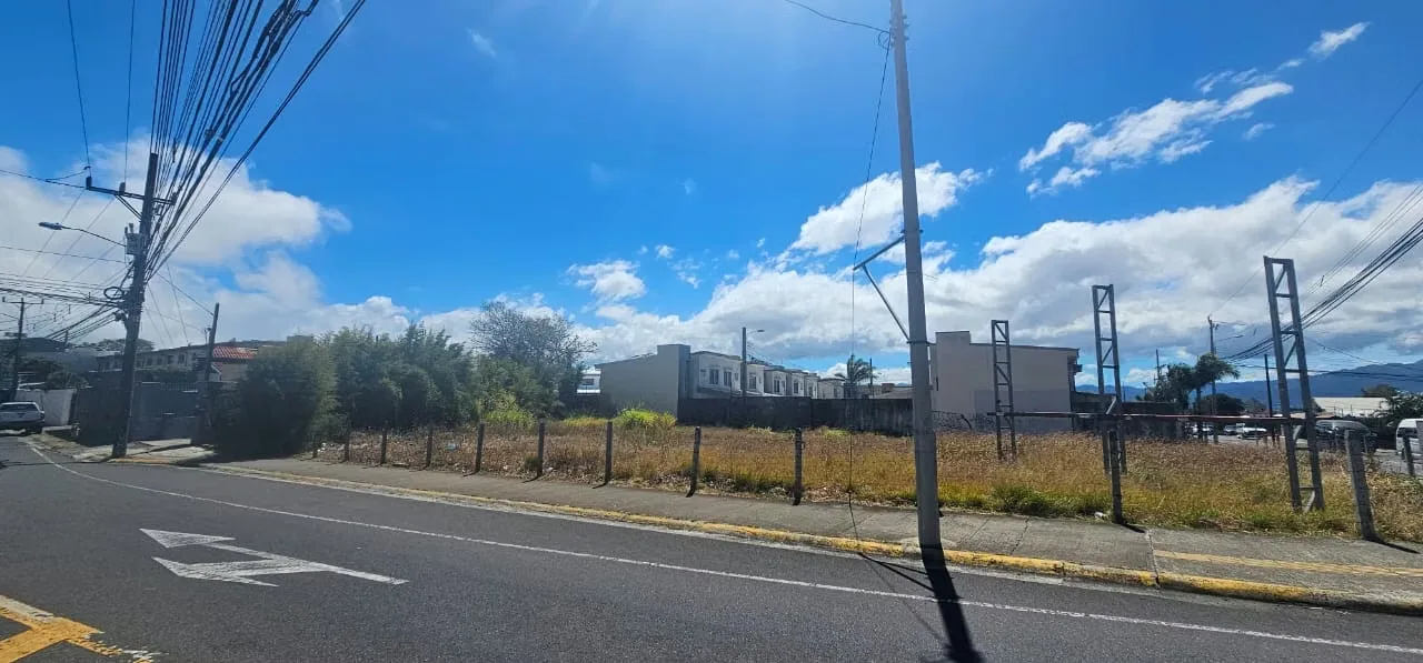 Corner lot for sale in San Pablo de Heredia, across from Maxi Pali. — photo 5