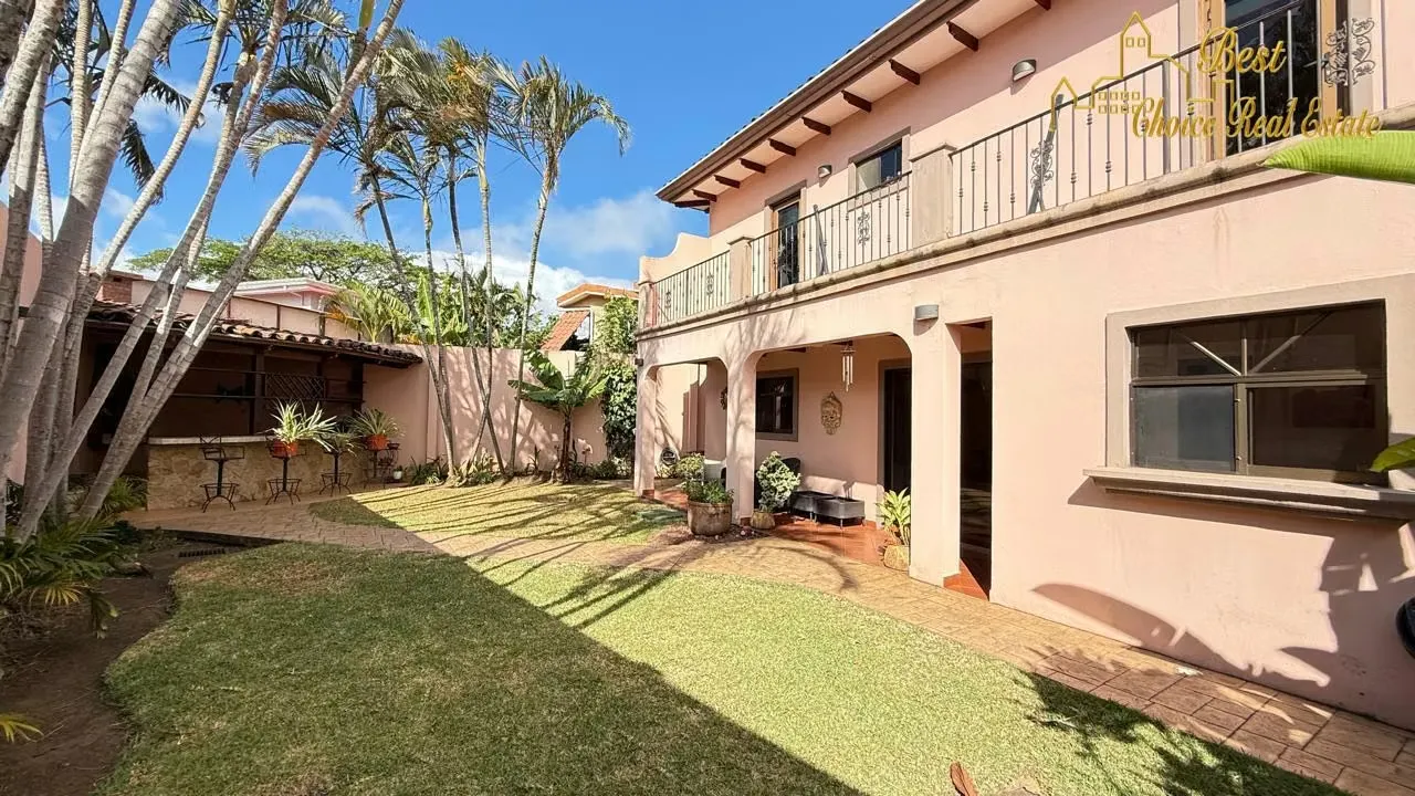 Venta Casa en Heredia Cariari | Terraza BBQ, Jardín y 4 Parqueos |  PRECIO REBAJADO