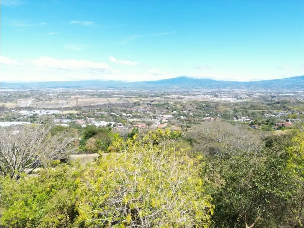 Venta de lote en Ciudad Colón vistas panorámicas