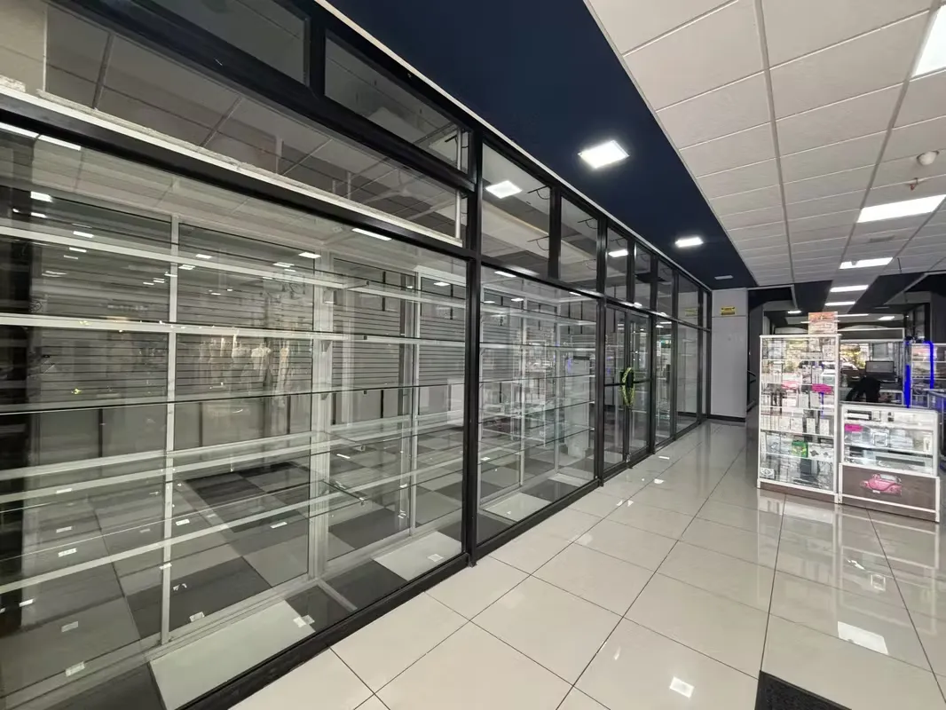 Local comercial estratégicamente ubicado en Rohrmoser, dentro de una plaza comercial de altísimo movimiento, rodeado de ...
