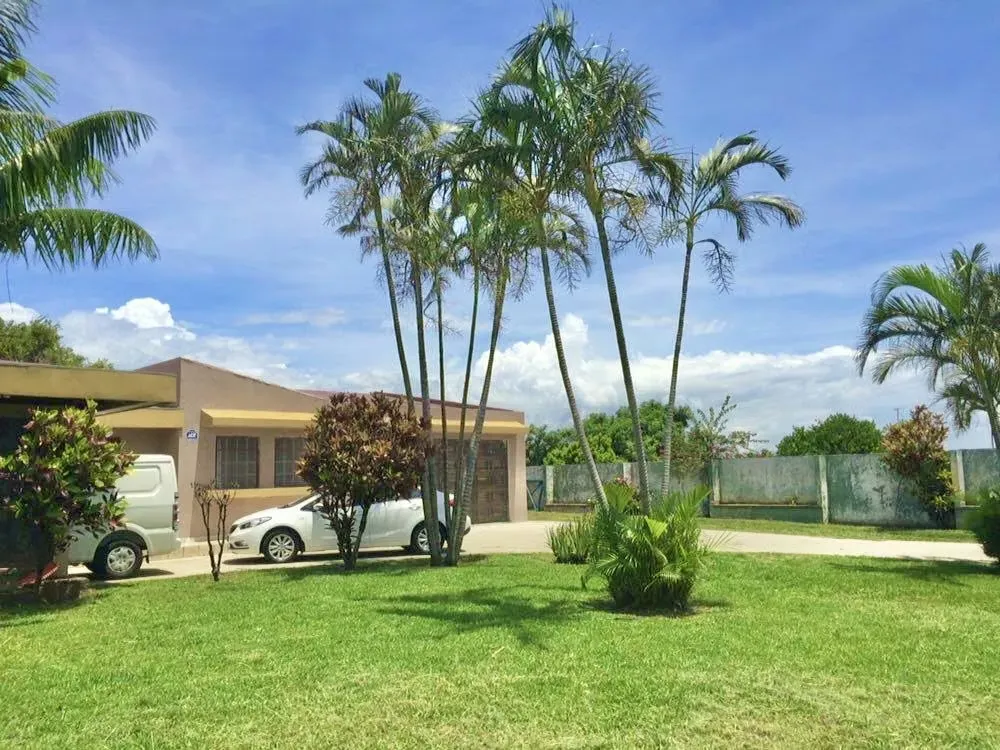Venta de Quinta con Casa, San Joaquín de flores. GVB-223