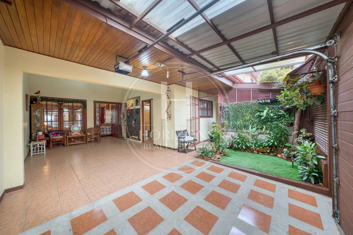 Se Vende Casa de Una Planta en Curridabat con Apartamento Independiente 6 Habitaciones noj1237ij