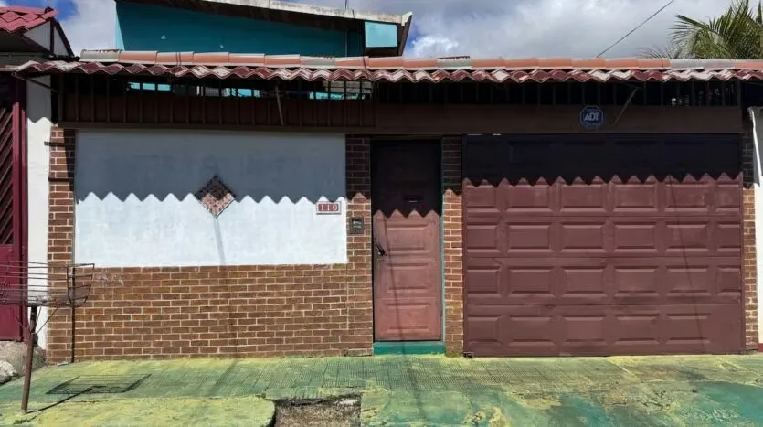Three Ríos Fixer-Upper Home for Sale