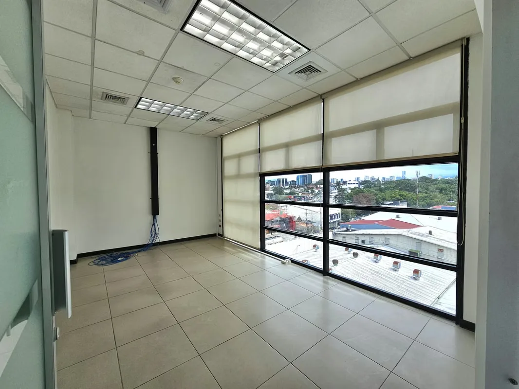 MA Asesorías Alquila Oficina con Aire Acondicionado centralizado en Centro Corporativo, ubicado en el corazón de San Rafael de Escazú, San José — photo 5