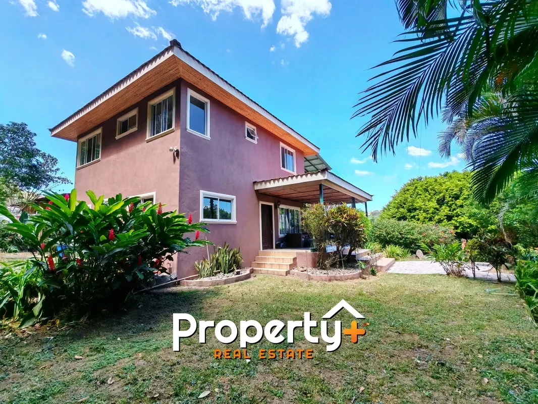 Ciudad Colon- 3000m2 de terreno- Casa principal + cabaña- Independiente