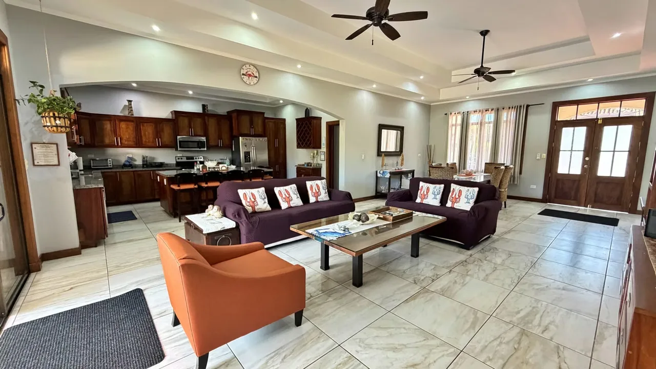 Contemporary Home with Private Pool for Sale, Parrita. (FE) — photo 5