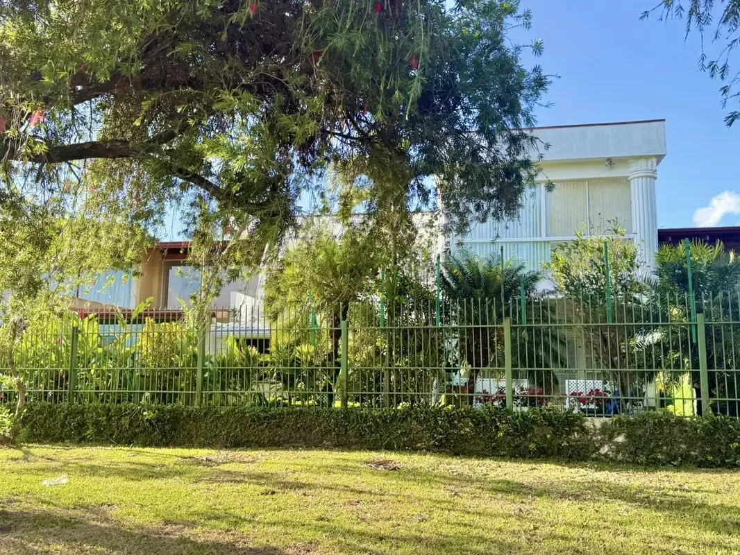 Venta Casa de Lujo en Cariari, Heredia | 5 Habitaciones + Oficina | Vista y Salida al Campo Golf