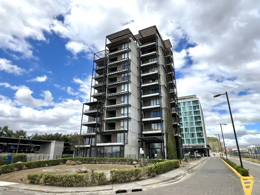Alquiler de apartamento en El Coyol. 2 Habitaciones + 2 Baños + Balcón + 1 Parqueo. ¡Amenidades!