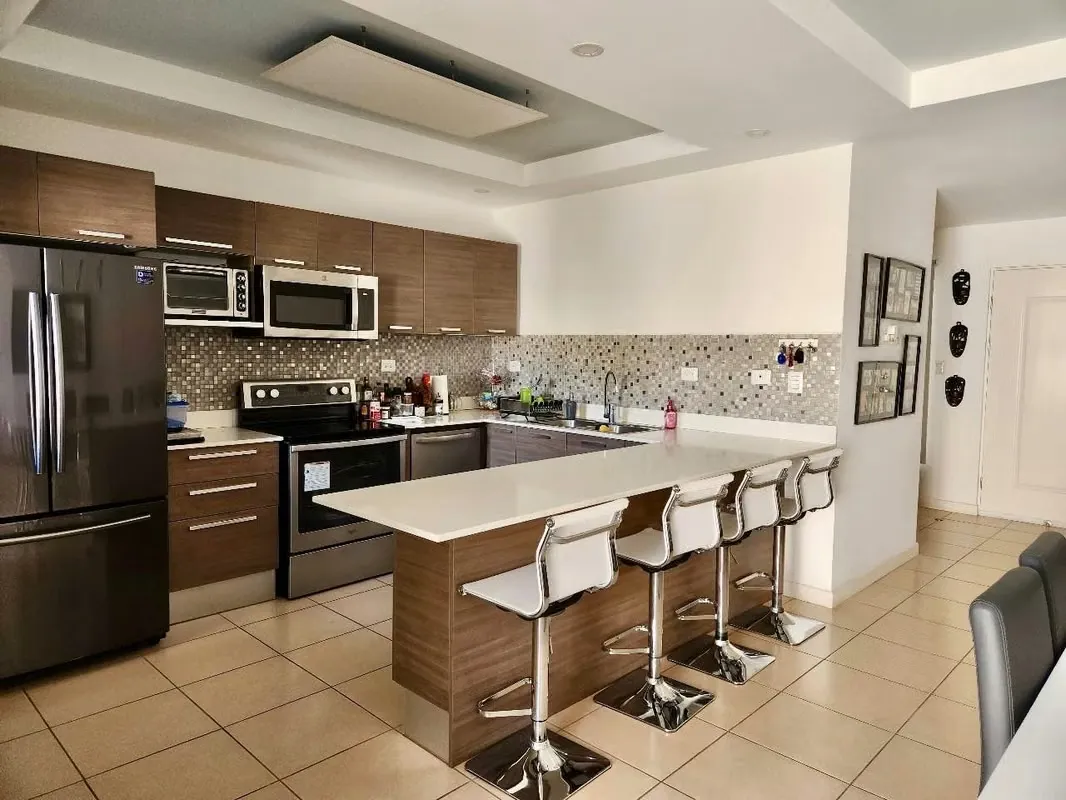 This beautiful house is located in a fairly new condominium, in Brasil de Santa Ana. It has easy access and is 1 km from the access of Route 27. You can enjoy everything you need ...