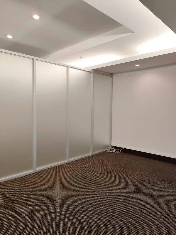¡Oportunidad única! Alquilamos moderna oficina en el exclusivo complejo Torres del Lago, en pleno corazón de Sabana Sur, San José. El espacio se entrega ... — photo 5