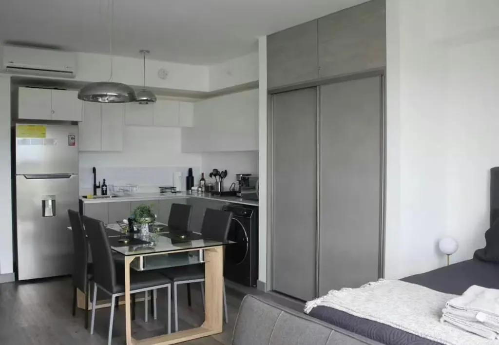 Beautiful studio apartment located in the exclusive Escalante neighborhood of San José, Costa Rica. This space offers a unique experience for those seeking comfort and convenience in ... — photo 5