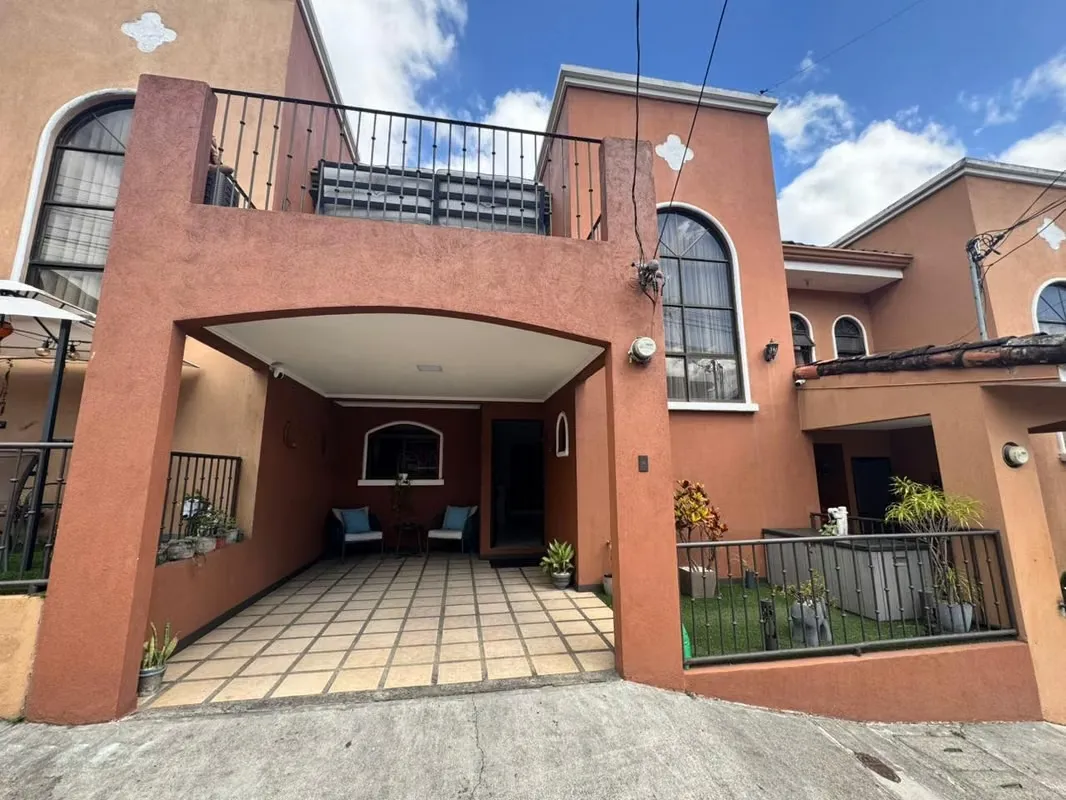 Venta de espectacular casa en condominio en Alajuelita -EU