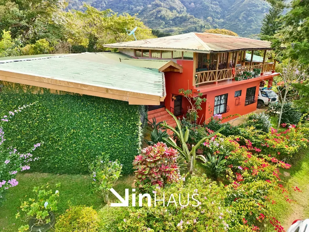 Venta de propiedad con casa, apartamento y cabañas en Higuito de Desamparados -EU