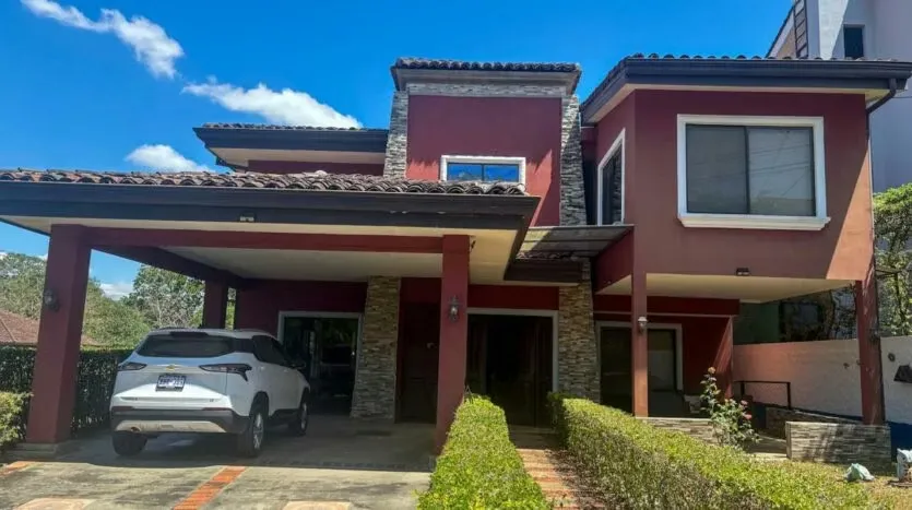 Farm for Sale in Turrúcares, Alajuela — Ideal for Retreats and Tourism