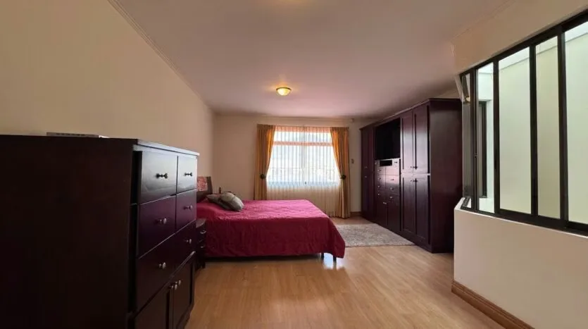 Hermosa casa en residencial Sierras de la Unión en San Rafael de La Unión, estrategicamente ubicado con fácil salida a Cartago y San José por pista; y cercanía a ... — photo 2