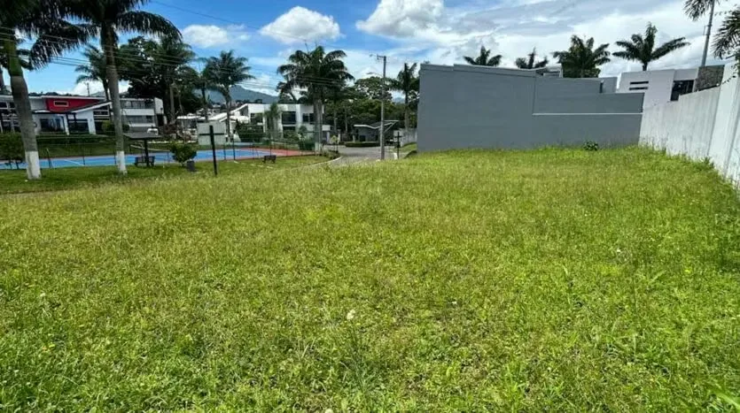 Ubicado en San Rafael de Montes de Oca, este lote le ofrece la oportunidad de construir su hogar en una de las zonas residenciales más cotizadas del este de San José. ... — photo 4