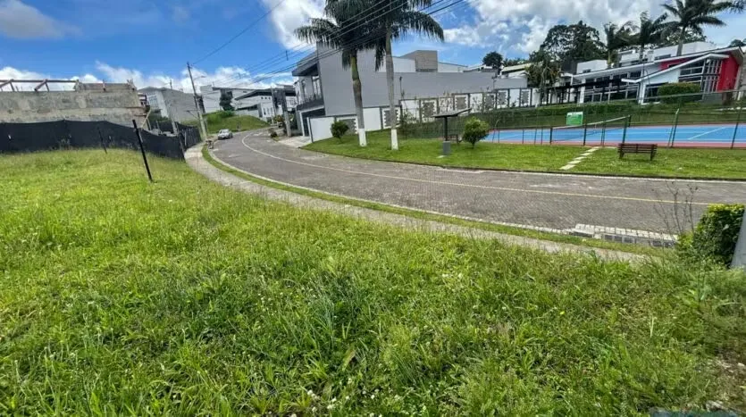 Ubicado en San Rafael de Montes de Oca, este lote le ofrece la oportunidad de construir su hogar en una de las zonas residenciales más cotizadas del este de San José. ... — photo 5