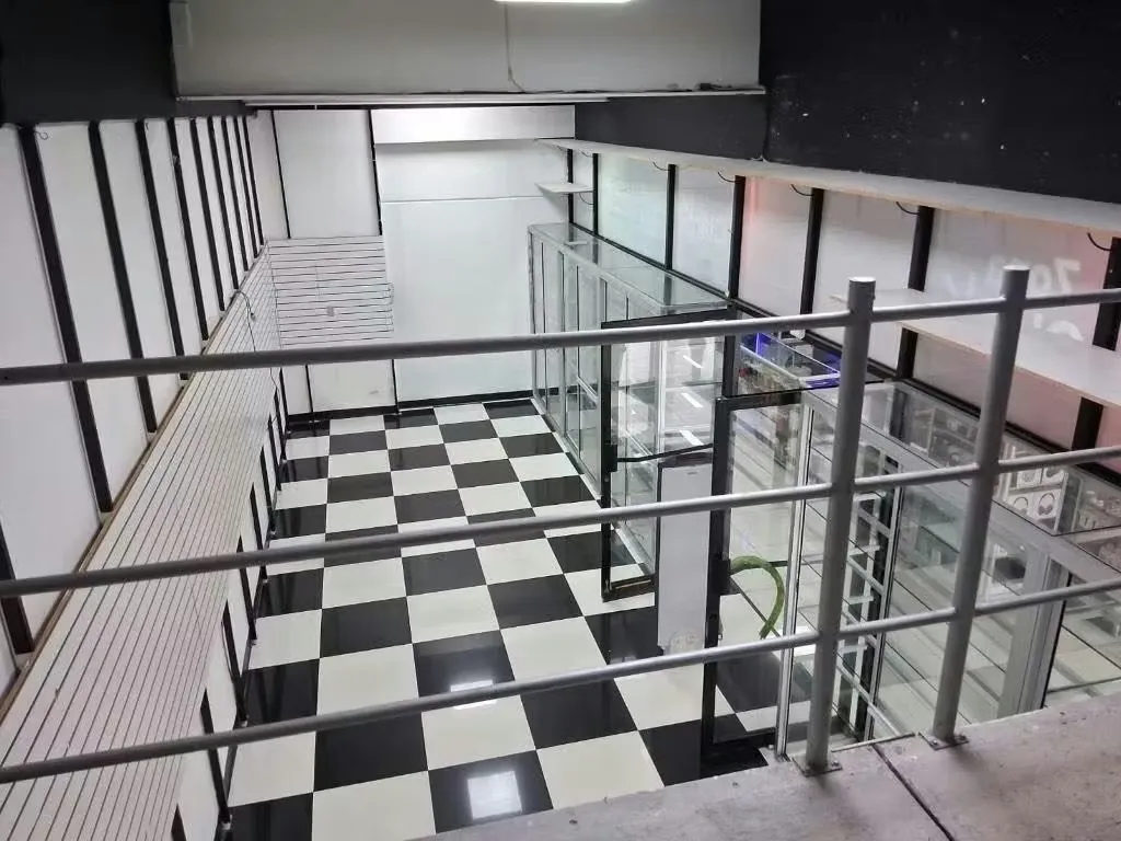 Excelente local comercial disponible en Centro Comercial