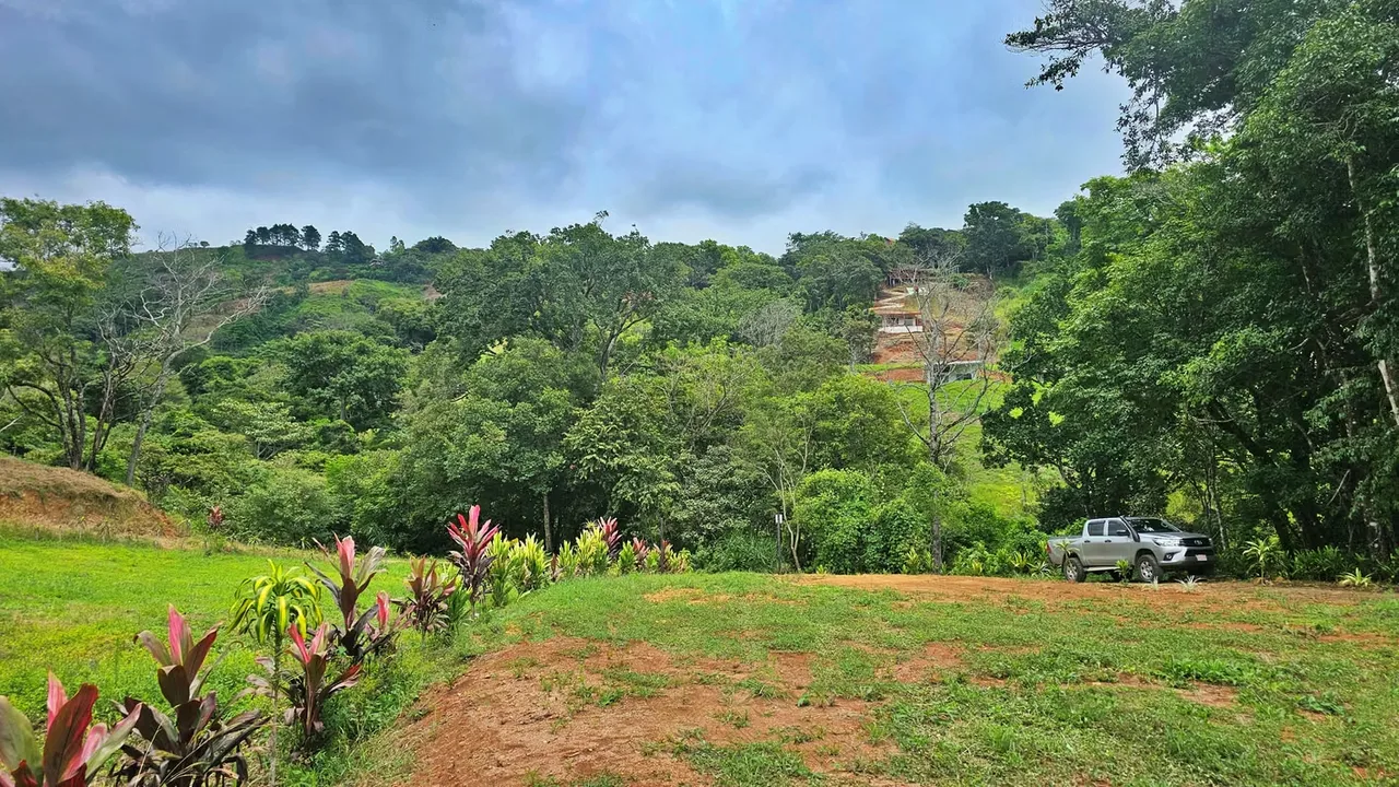 Terreno de 5.064 m² con vistas espectaculares al Cerro del Dragón — photo 3