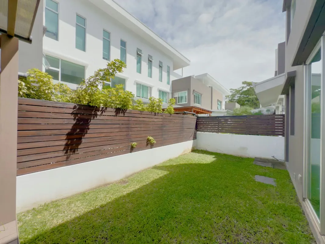 Discover Casa Aura, a luminous and beautifully designed 3-story home where modern living meets comfort. Ideally located in a prime Santa Ana downtown condominium, Casa Aura offers ...
