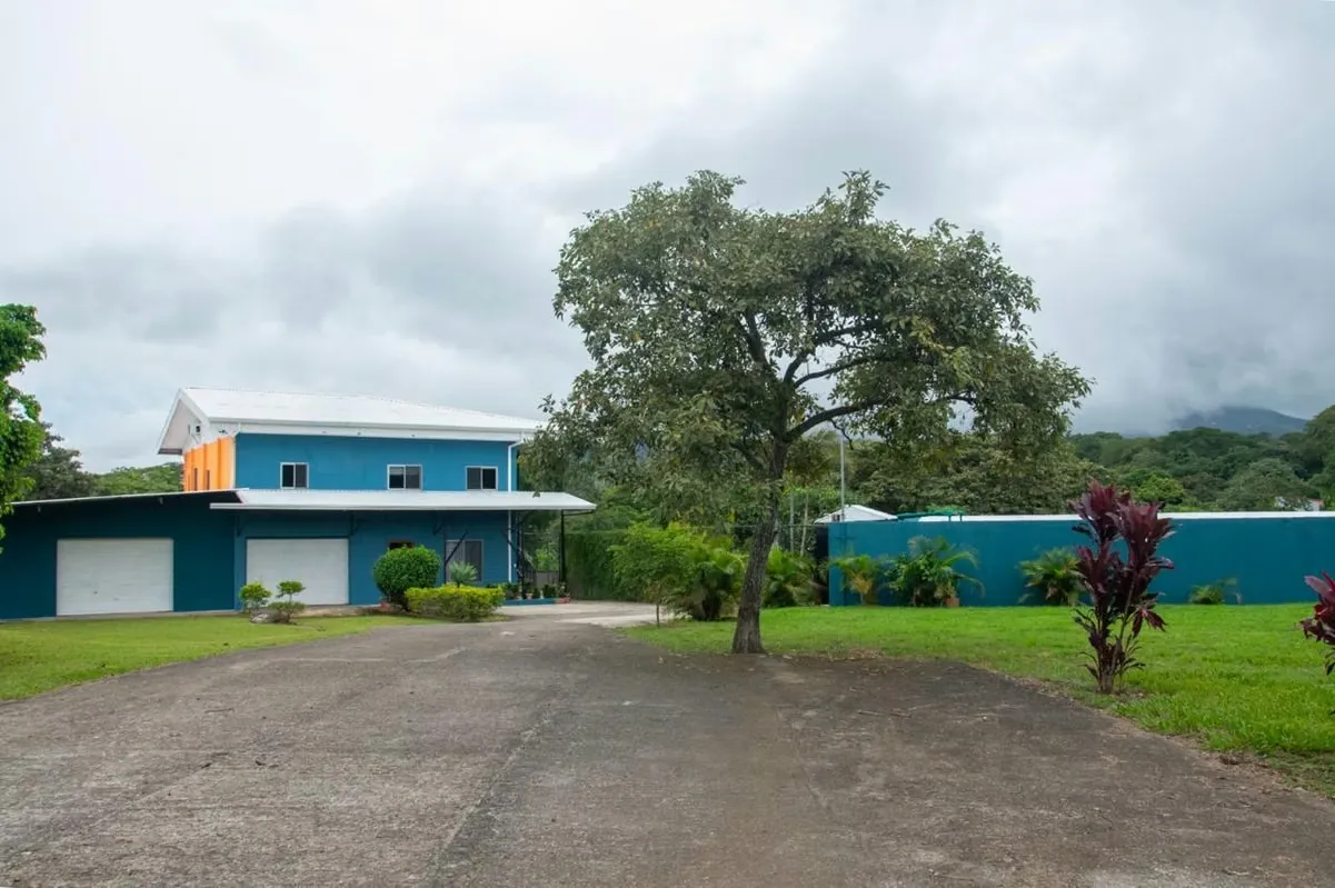 BELLISIMA QUINTA EN VENTA  - CIUDAD COLON