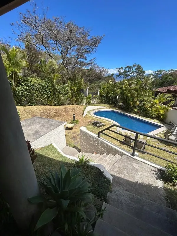 HOUSE FOR RENT IN CONDOMINIUM DEL VISTA, SAN RAFAEL DE ESCAZÚ*