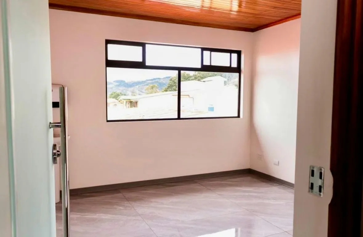 Local comercial y profesional en alquiler – Alta visibilidad y versatilidad de uso VG