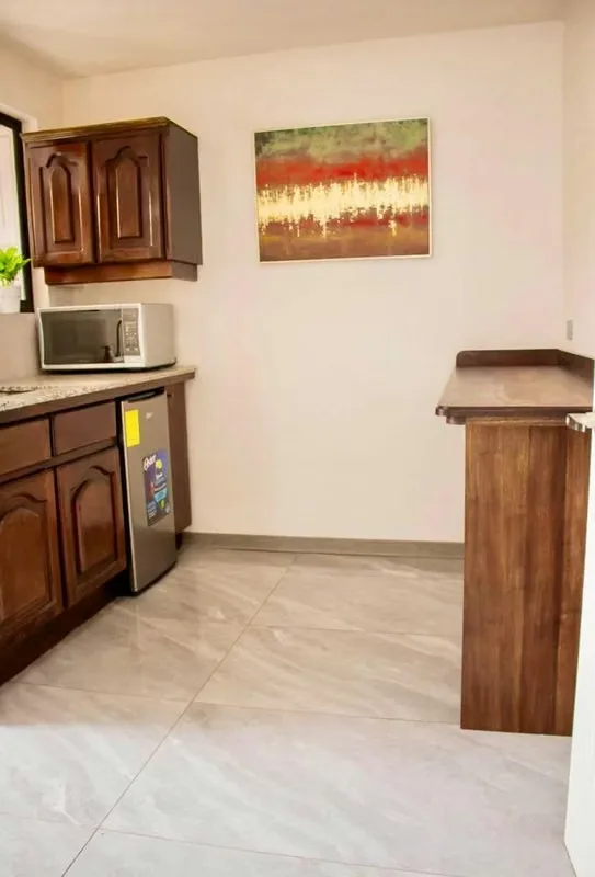 Local comercial y profesional en alquiler – Alta visibilidad y versatilidad de uso VG — photo 2