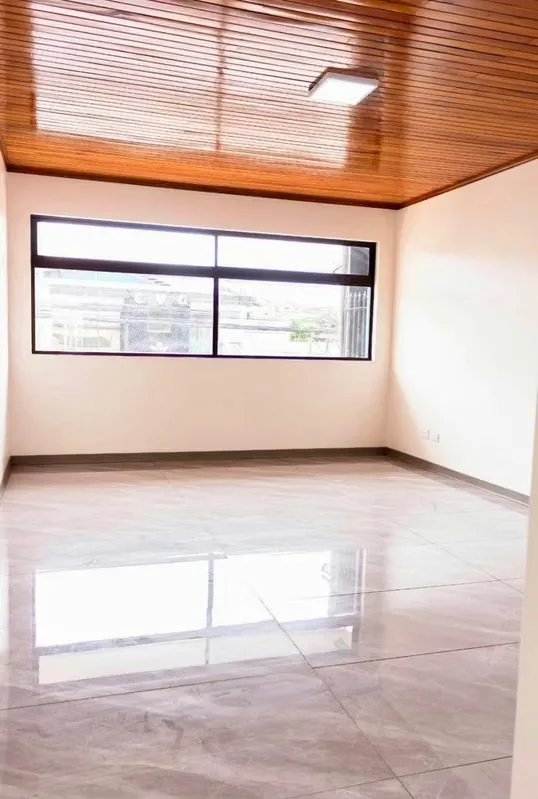 Local comercial y profesional en alquiler – Alta visibilidad y versatilidad de uso VG — photo 3