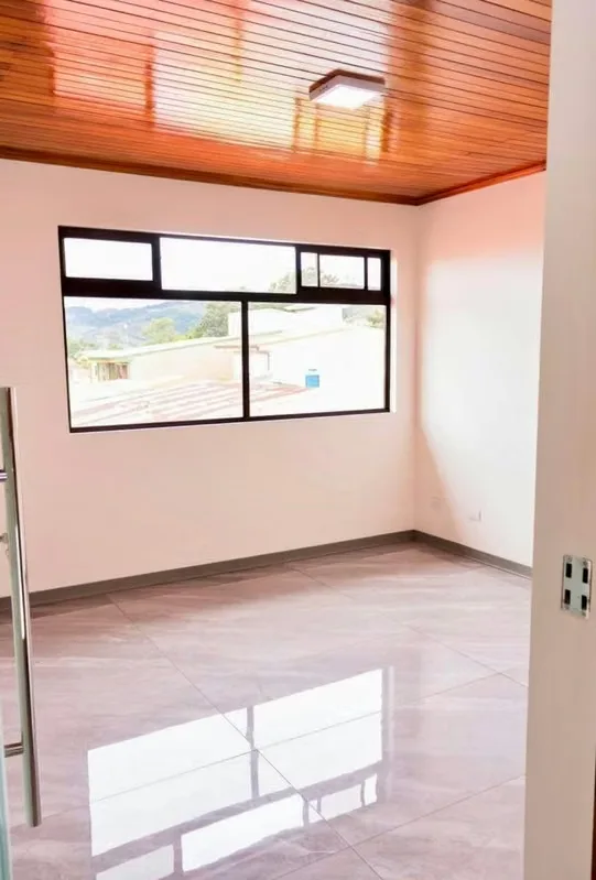 Local comercial y profesional en alquiler – Alta visibilidad y versatilidad de uso VG — photo 5
