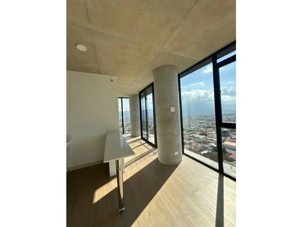 Moderno apartaestudio de 47 m² ubicado en piso alto, con espectaculares vistas panorámicas hacia San José y excelente iluminación natural. — photo 3