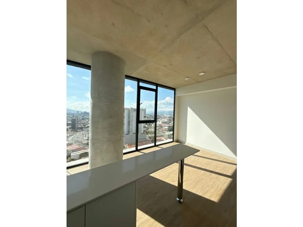 Moderno apartaestudio de 47 m² ubicado en piso alto, con espectaculares vistas panorámicas hacia San José y excelente iluminación natural. — photo 4