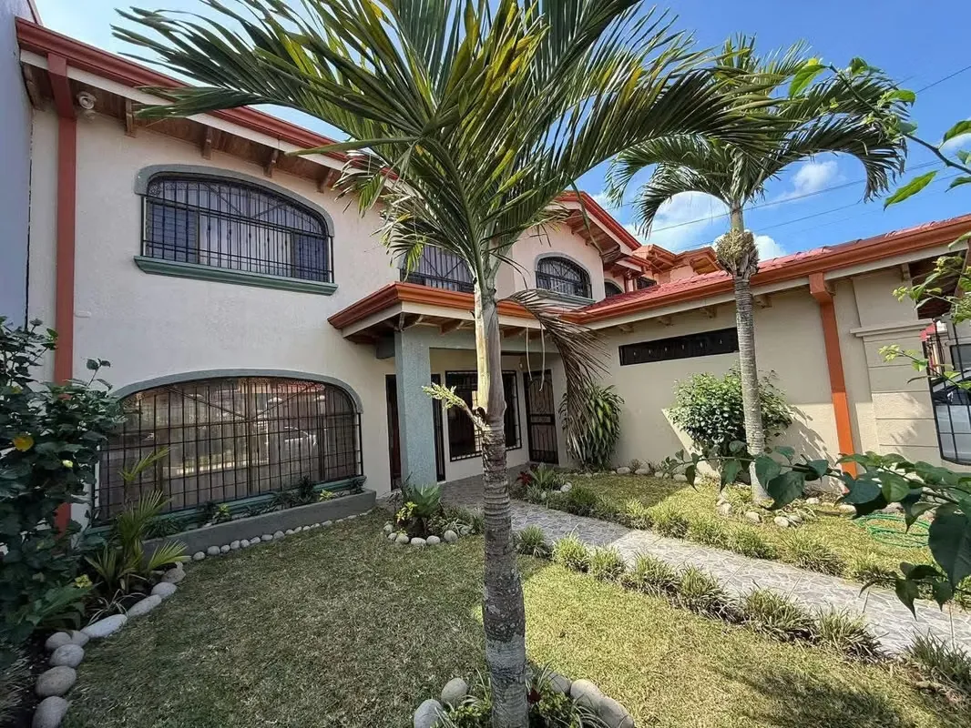 House for SALE in Private Residential, San Pablo de Heredia. — photo 2