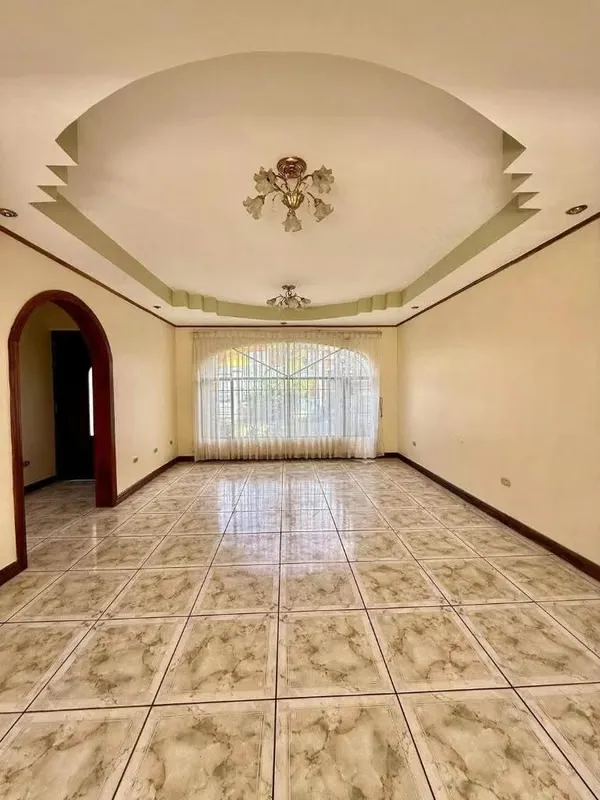 House for SALE in Private Residential, San Pablo de Heredia. — photo 4