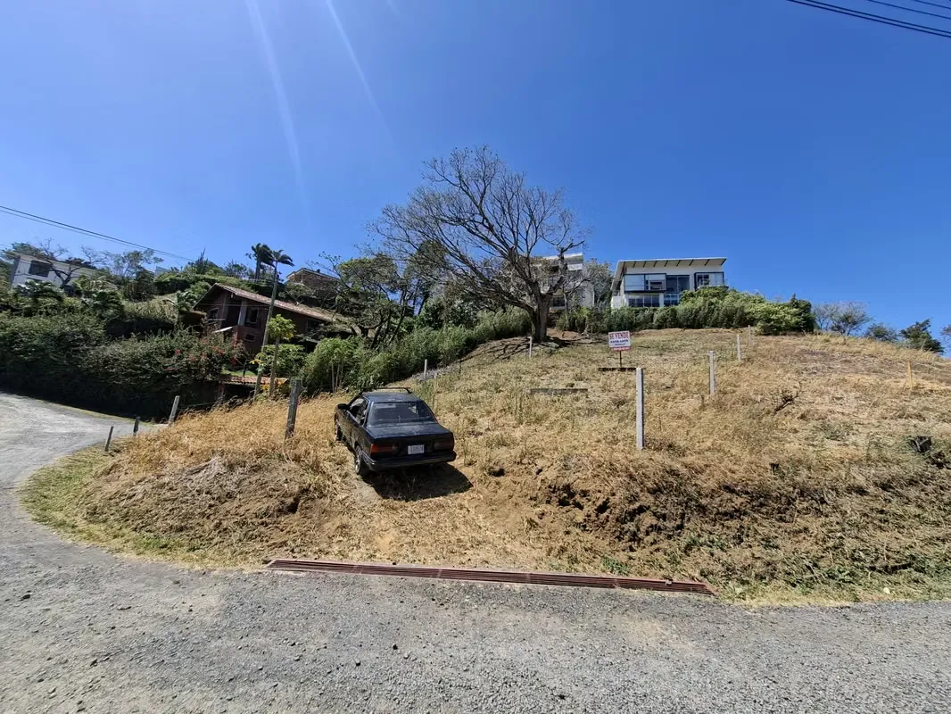 LOTE EN VENTA. 465 M2. VISTAS ZONA RESIDENCIAL.