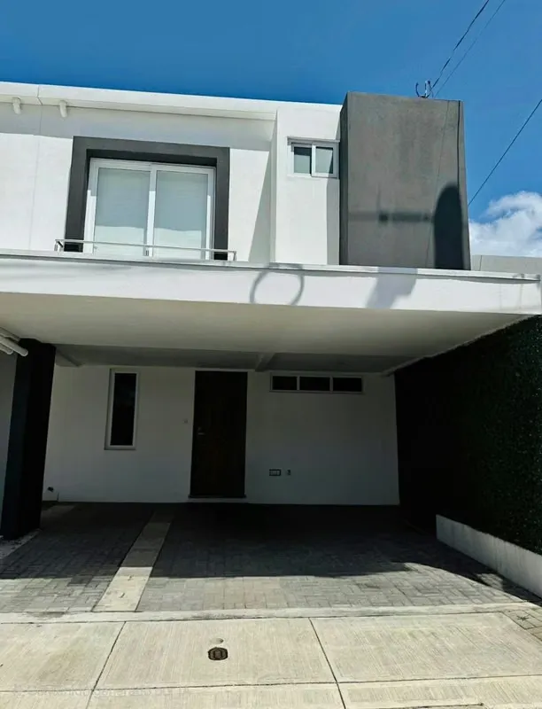 TWO-LEVEL HOUSE FOR SALE in Condominium in San Francisco de Heredia.