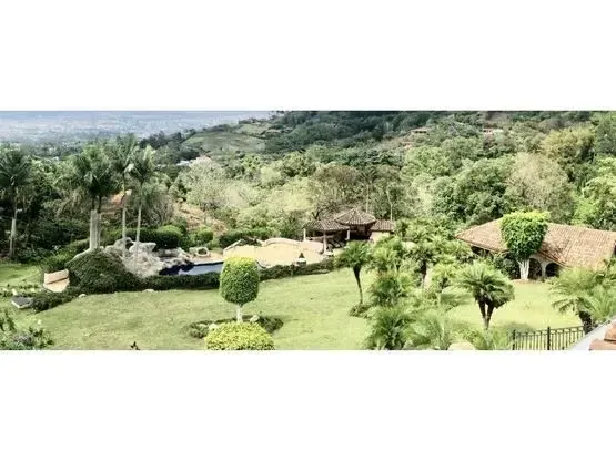 Vendo casa en San Antonio de Escazú