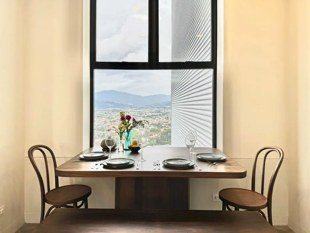 For sale, a modern apartment in the exclusive SER Escalante Building, located in Barrio Escalante, San José, one of the most vibrant and cultural areas of the capital. This ...