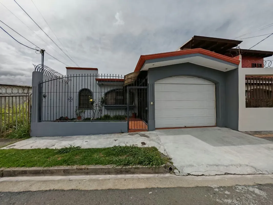 Venta de casa de una planta en Los Colegios Norte, Moravia