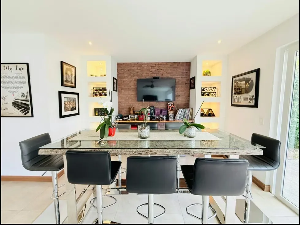 Preciosa casa para la venta en Guachipelin Norte