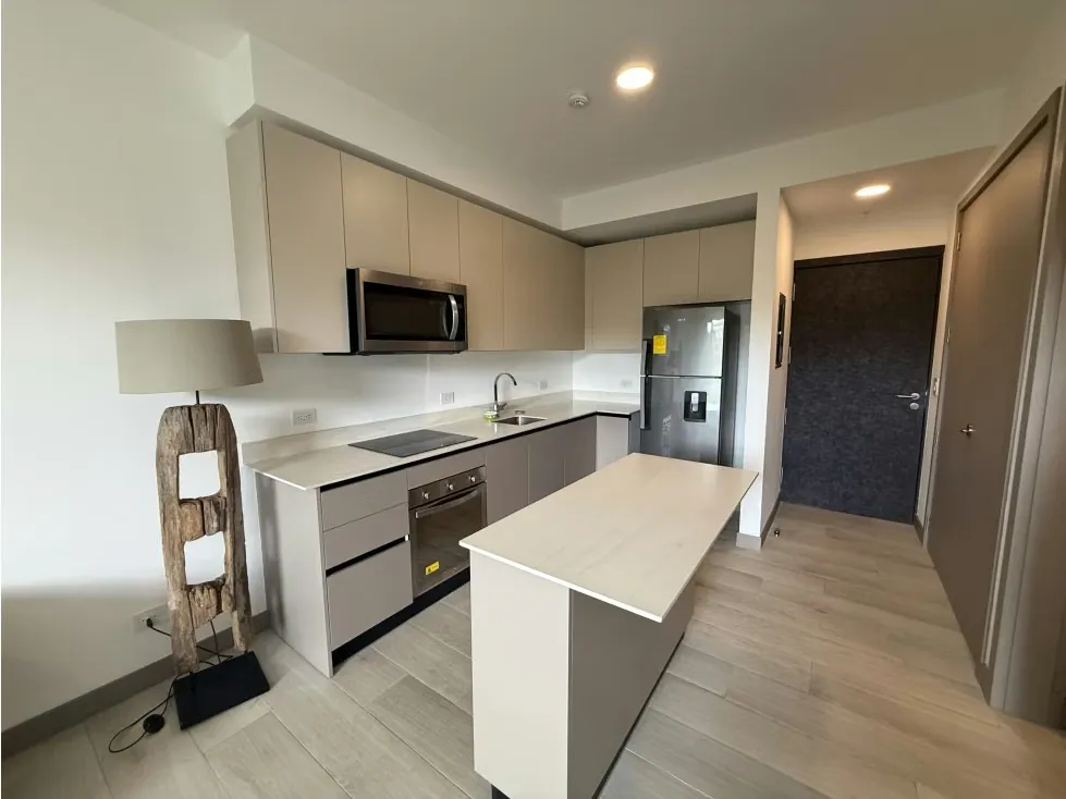 Este lujoso apartamento se encuentra ubicado en Nucleo Sabana, una de las áreas más prestigiosas de San José. Con un área total de 63 M2, este inmueble ofrece una construcción de ... — photo 3