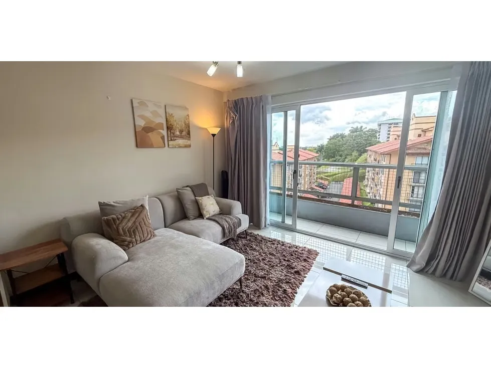 En venta moderno apartamento ubicado en el sexto piso de Condominio Azenza, en La Uruca, una zona de alta conveniencia y conectividad. Este espacio es ideal para quienes desean vivir ... — photo 5