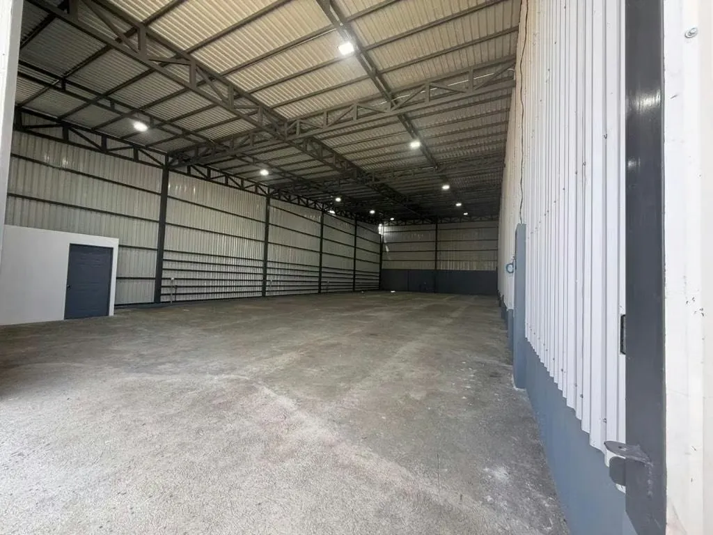 Zona industrial y comercial — photo 3
