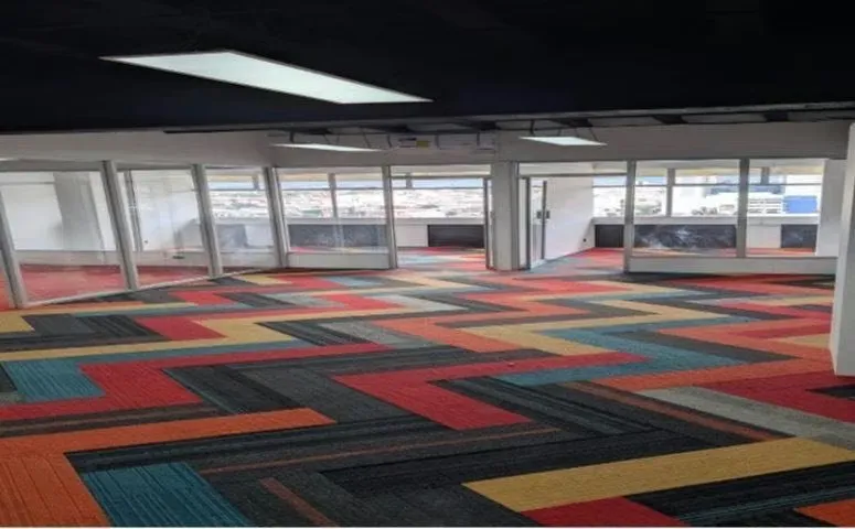 Distribution: Open area, meeting room, dining room, private ...