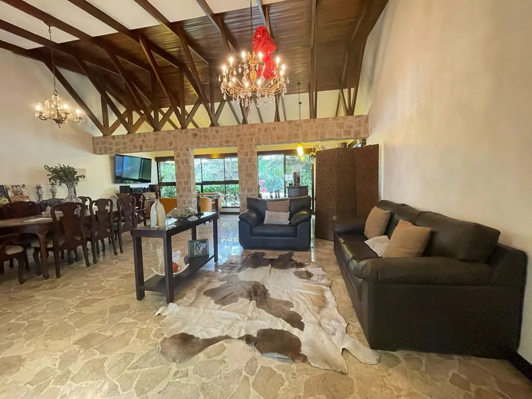 Venta Casa independiente en Escazu