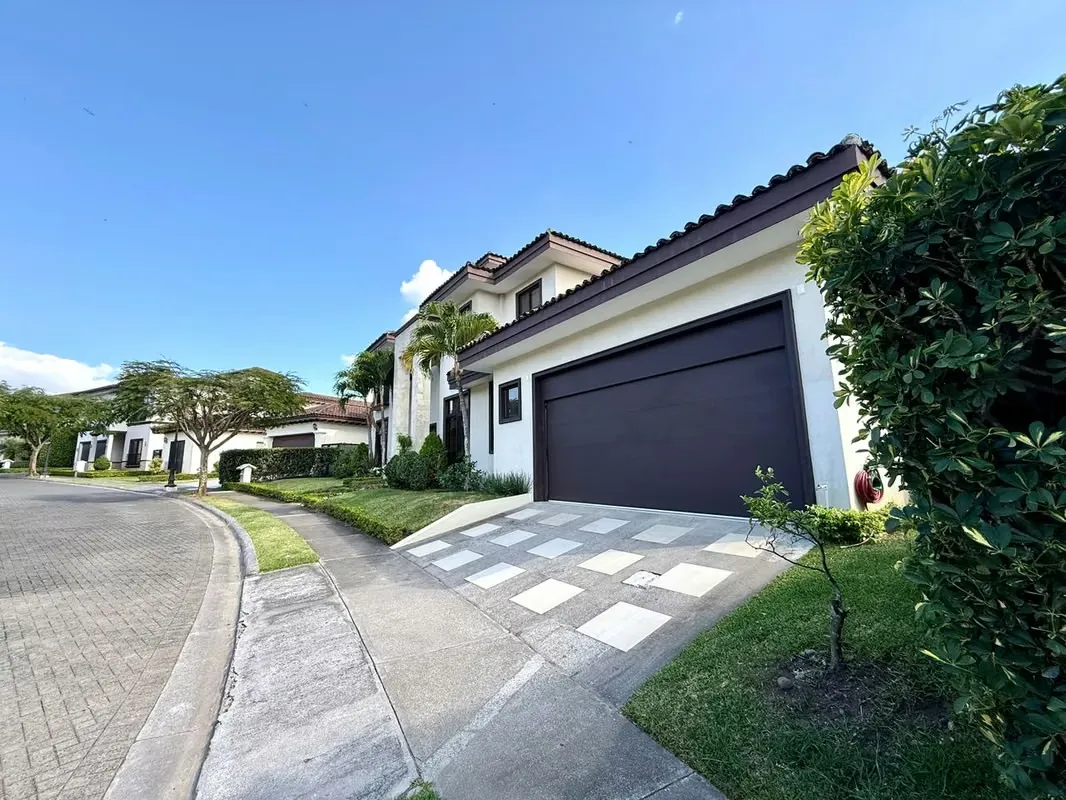 HOUSE FOR SALE AND RENTAL IN JARDINES DEL SOL CONDOMINIUM