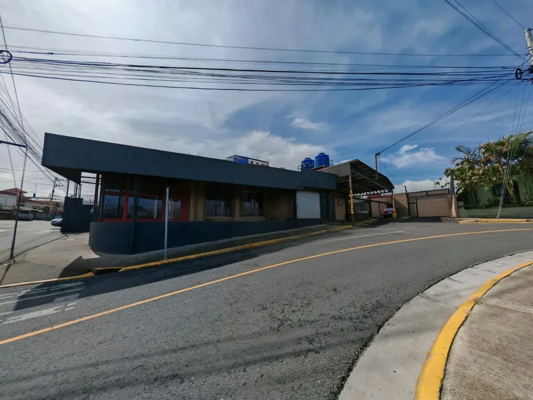 Venta de propiedad con uso mixto en Coronado