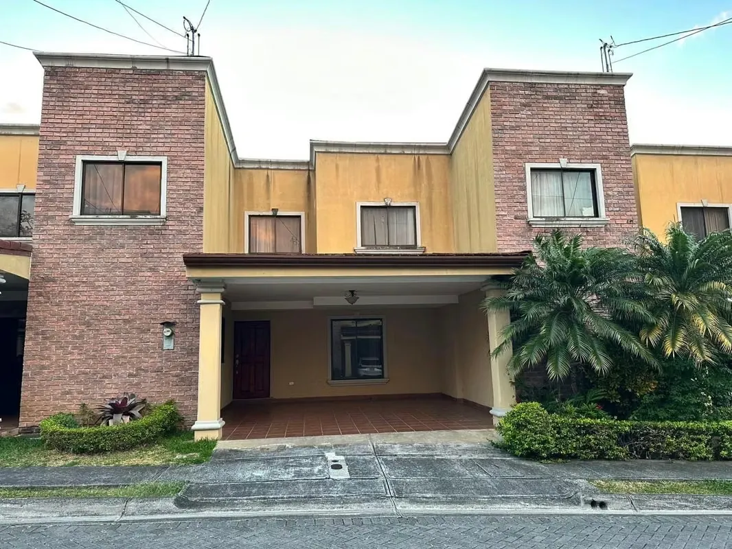 VENTA DE CASA EN COSTA RICA SANTA ANA POZOS. EN EXCLUSIVA