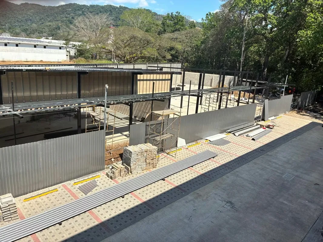 115 sqm Commercial Space for Rent with 6m High Ceilings - Herradura 5946 — photo 3