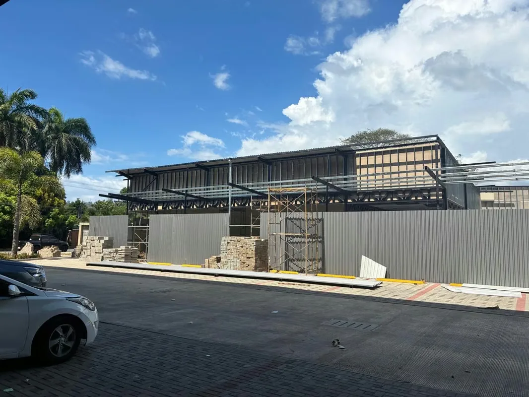 115 sqm Commercial Space for Rent with 6m High Ceilings - Herradura 5946 — photo 5